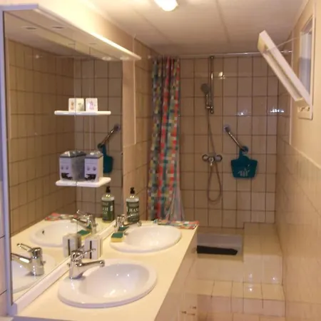 La Salamandre De Chazelles 16 Alojamento de Acomodação e Pequeno-almoço Chazelles (Charente)